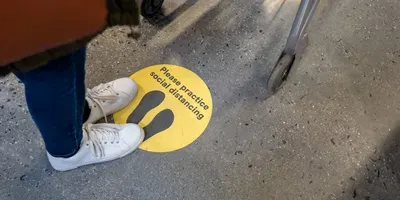 social distancing in the grocery store