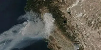 Wildfire smoke plumes over California