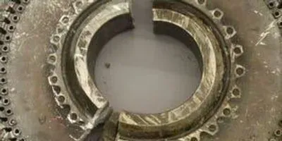 metal cracks article image