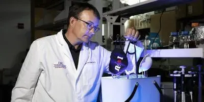 Scientist Invents Novel Device to Conveniently Sanitize Contaminated Masks at Home or at Work 