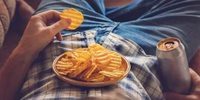 do late-night snacks hurt workplace performance?