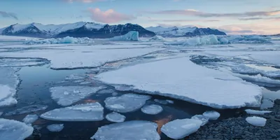 Dawn in the Jokulsaron lagoon