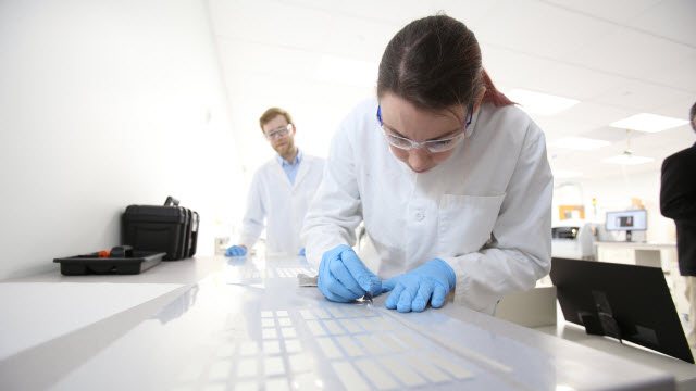 UW student working at the Washington Clean Energy Testbeds