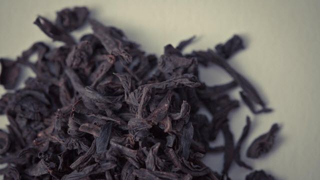 black tea leaves