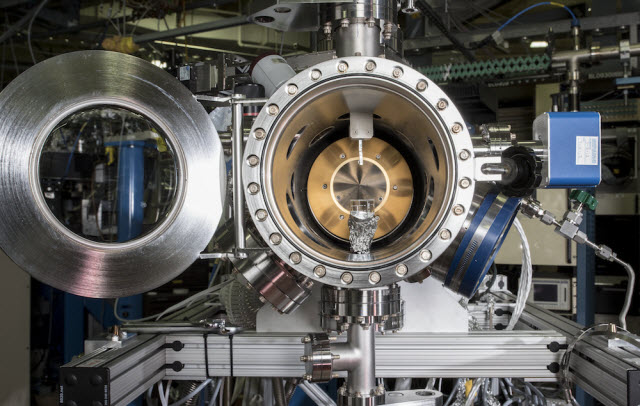 inside the experimental chamber used in a chemistry experiment at Berkeley Lab’s Advanced Light Source