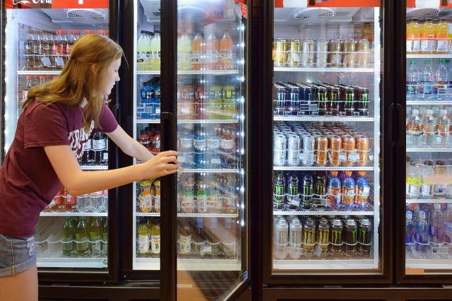 Replacing just one sugary drink with water could significantly improve health, Virginia Tech researcher finds