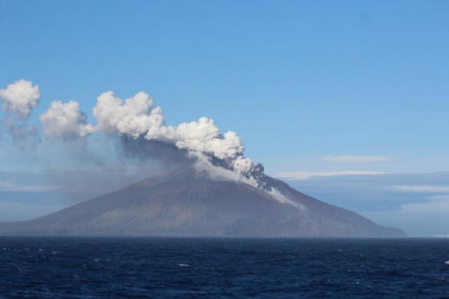 Penguins Volcano