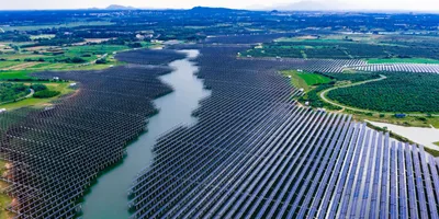 Solar panels on water symbolizing sunlight harvesting.