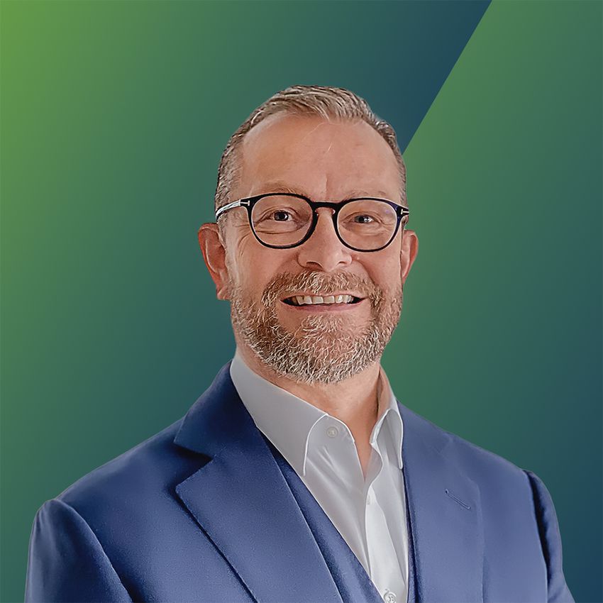 Headshot of David Lee