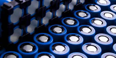 a bunch of 18650 elements, part of the elements is held together by holders