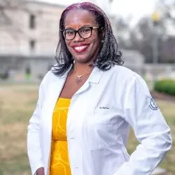 Headshot of Tia Harmon outside