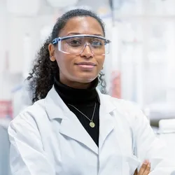 Laboratory setting with a leader promoting teamwork and quality