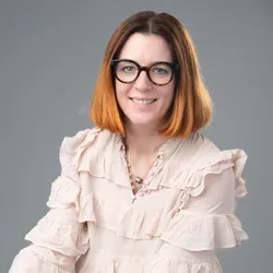 Headshot of Lucy Foley