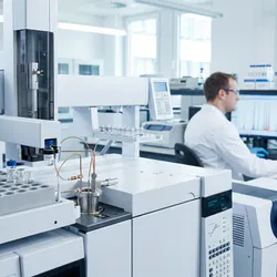 High-throughput gas chromatography-mass spectrometry (GC-MS) system with an automated headspace autosampler in a modern analytical laboratory.