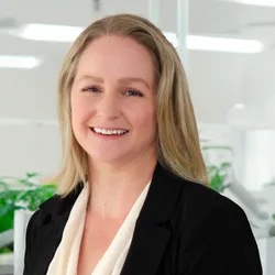 Headshot of Brenda Shalloo