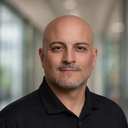 Headshot of Luca Parisi