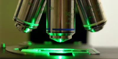 Fluorescent microscope lens