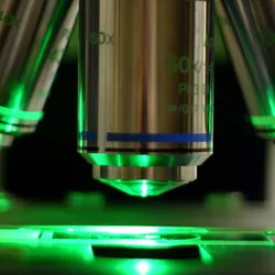 Fluorescent microscope lens