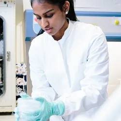 Laboratory environment showcasing physiological conditions for drug testing