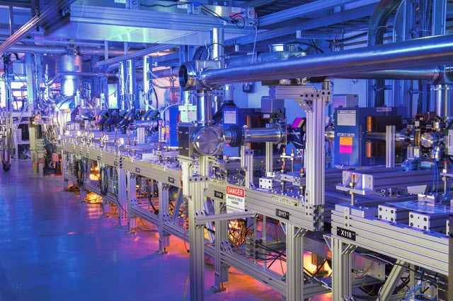 superconducting test accelerator